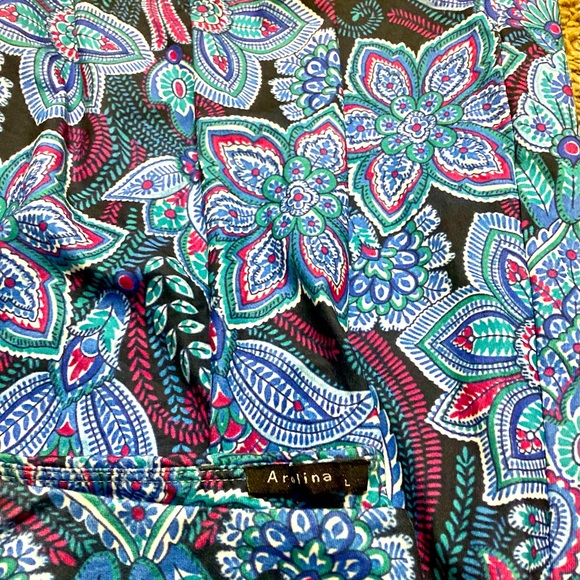 LOTUS BOSS SHINE: High rise bell bottom leggings. Size large. - Picture 3 of 3